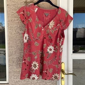 NWOT Ann Taylor Petites SP. Pit to pit 17.5 length 22”—92% Silk 8%  spandex